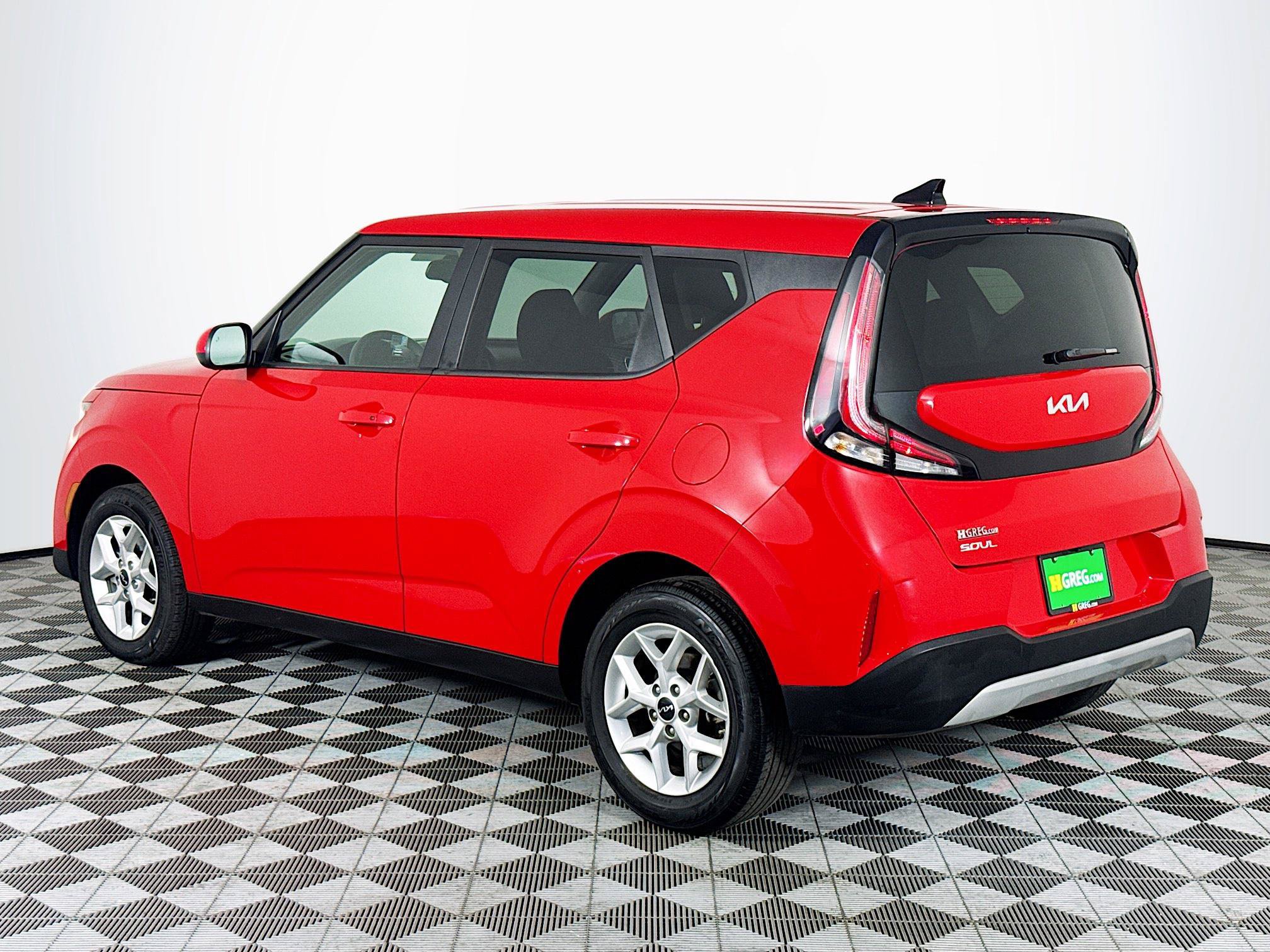 Used 2025 Kia Soul S FWD image 6