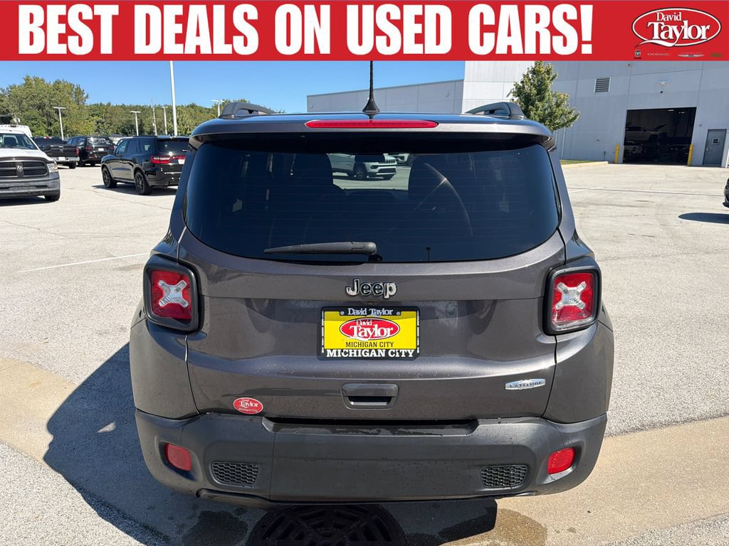Used 2018 Jeep Renegade Latitude FWD image 4