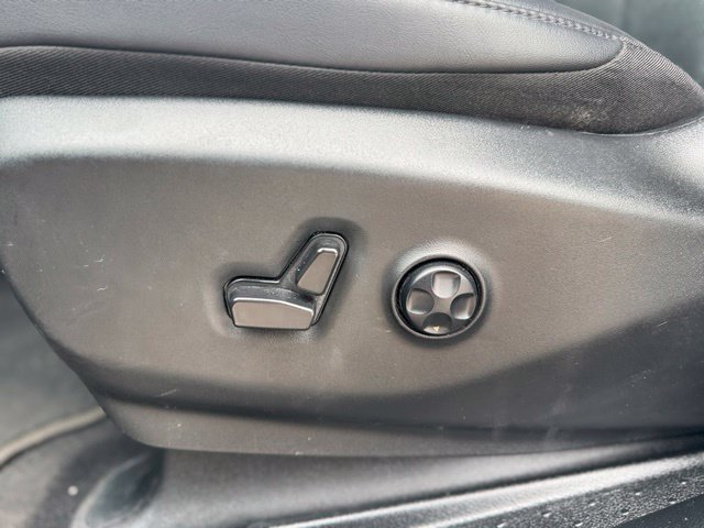 Used 2025 Chrysler Pacifica Select FWD image 10