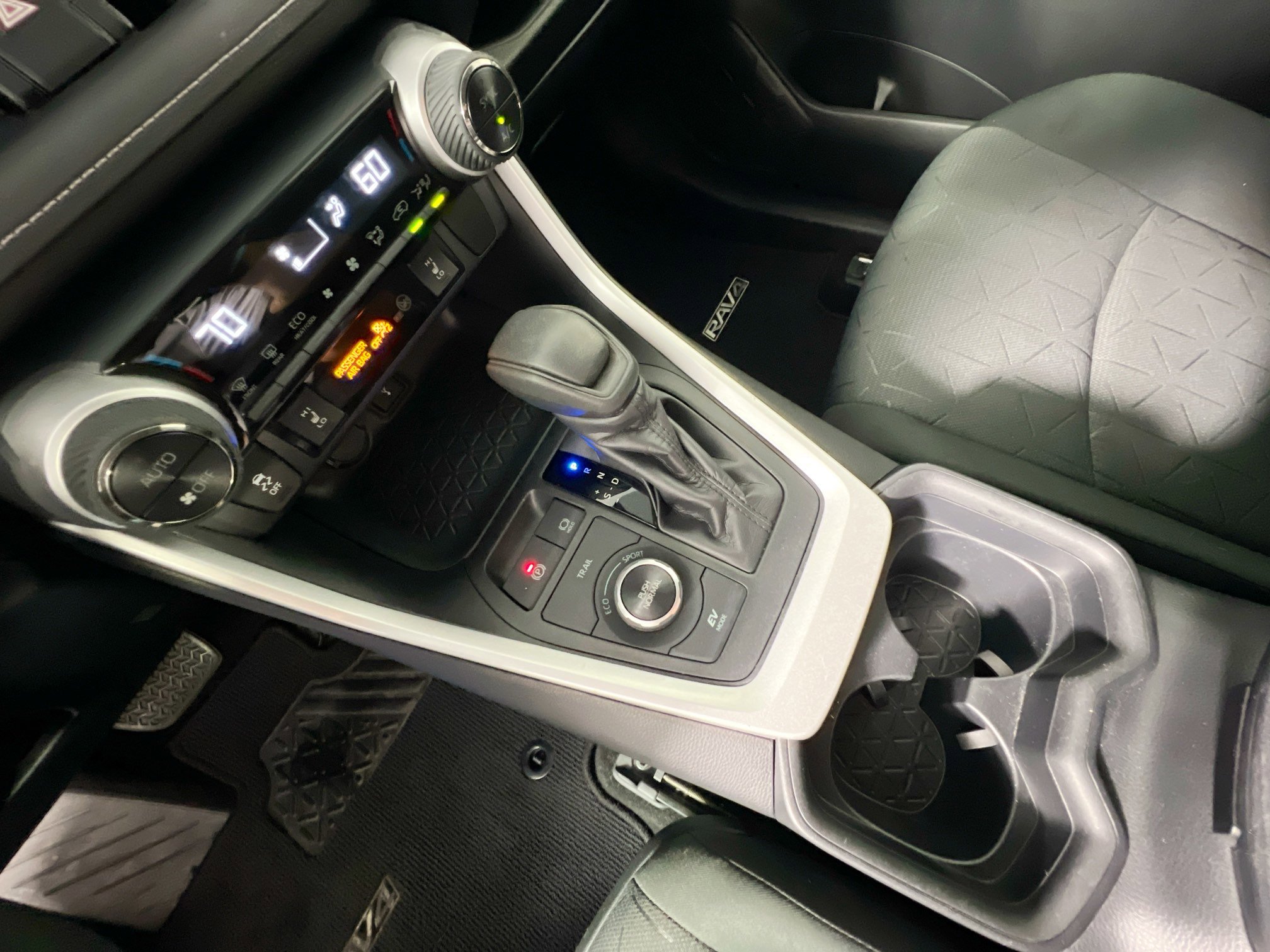 Used 2020 Toyota RAV4 XLE w/ Convenience Package AWD/4WD image 26