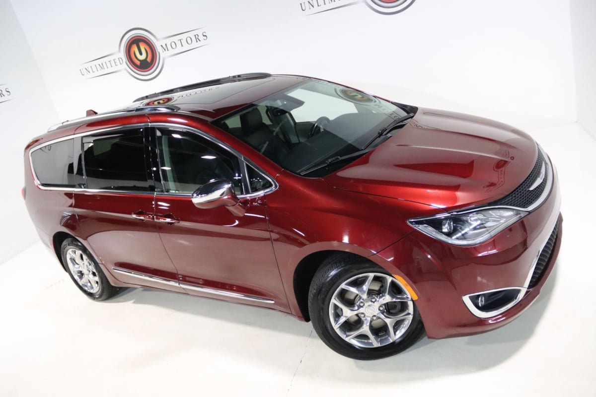 Used 2018 Chrysler Pacifica Limited FWD image 68