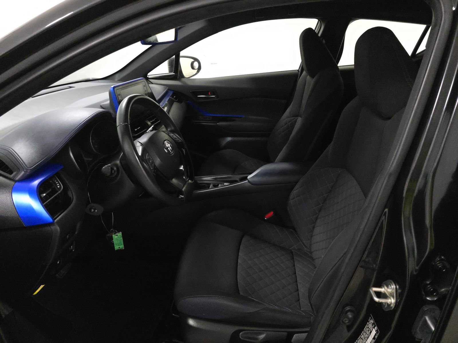 Used 2021 Toyota C-HR XLE image 8