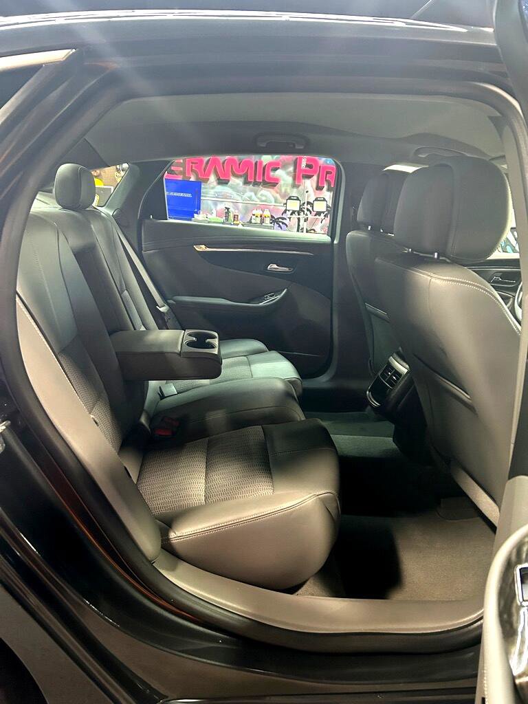 Used 2014 Chevrolet Impala LT w/ Convenience Package image 16