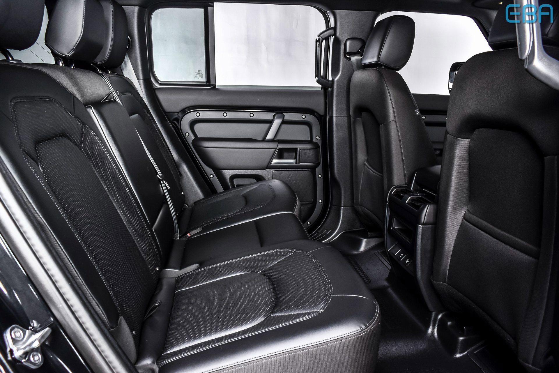 Used 2025 Land Rover Defender 110 S image 22