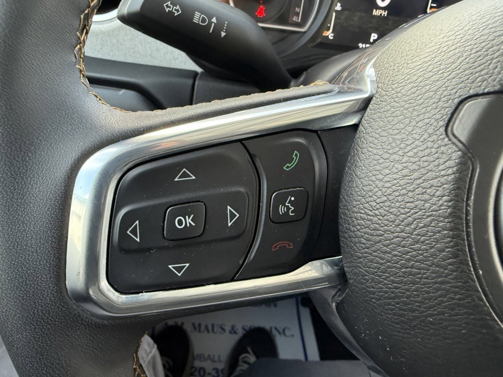 Used 2025 Jeep Wrangler Unlimited Sahara AWD/4WD image 18