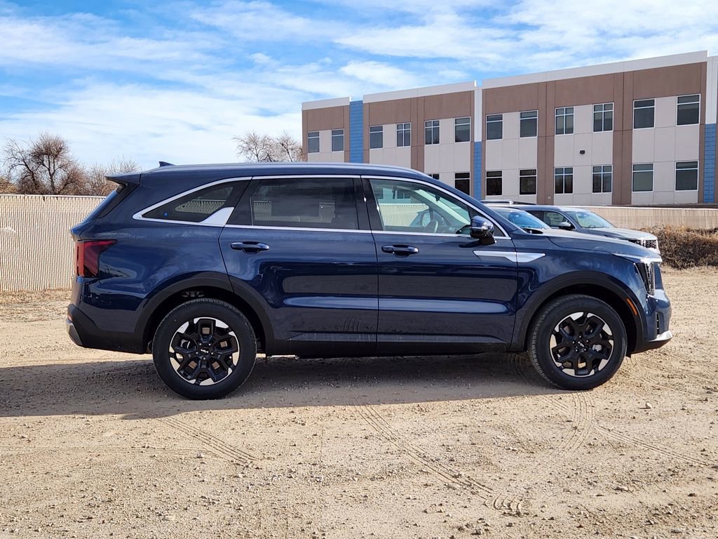 New 2026 Kia Sorento S image 2