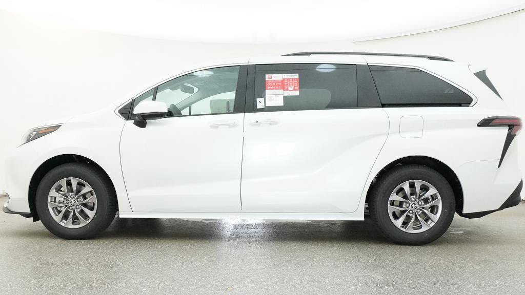 New 2026 Toyota Sienna XLE FWD image 22