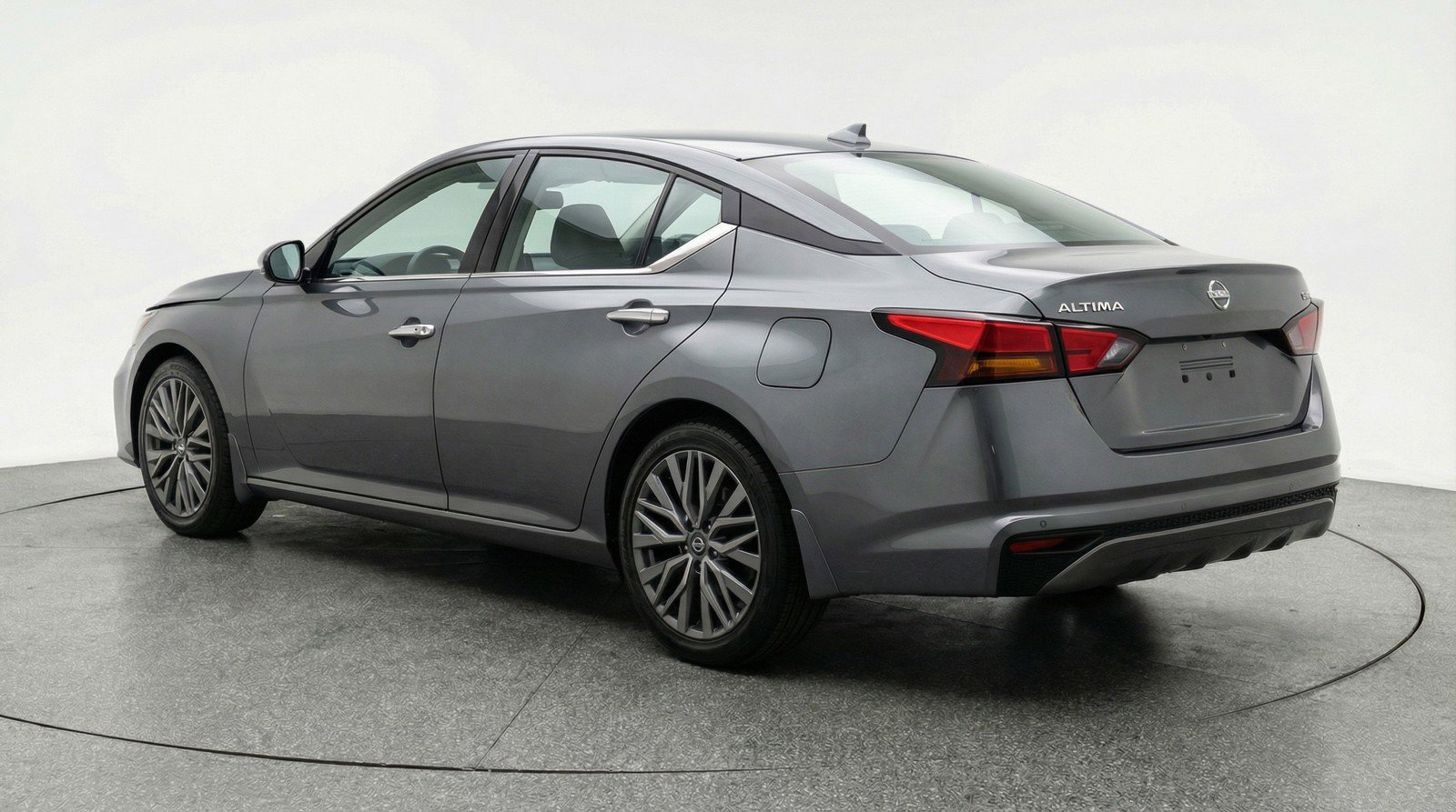 Used 2025 Nissan Altima 2.5 SV FWD image 6