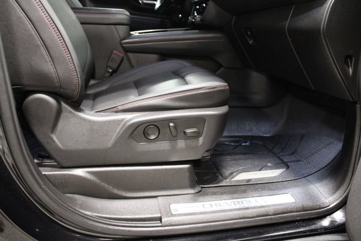 Used 2025 Chevrolet Tahoe RST AWD/4WD image 26