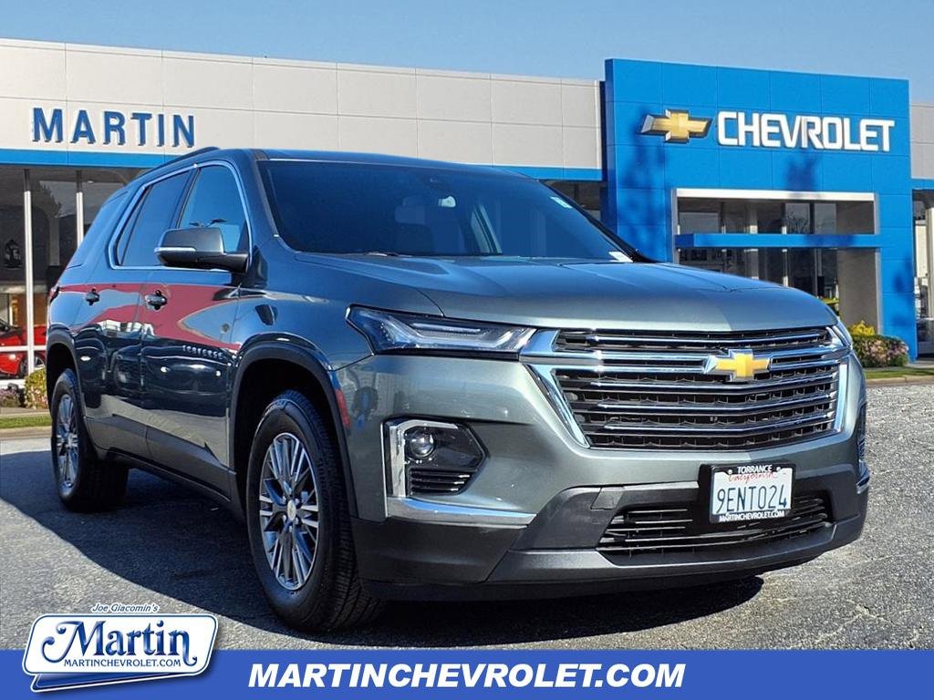 Used 2023 Chevrolet Traverse LT