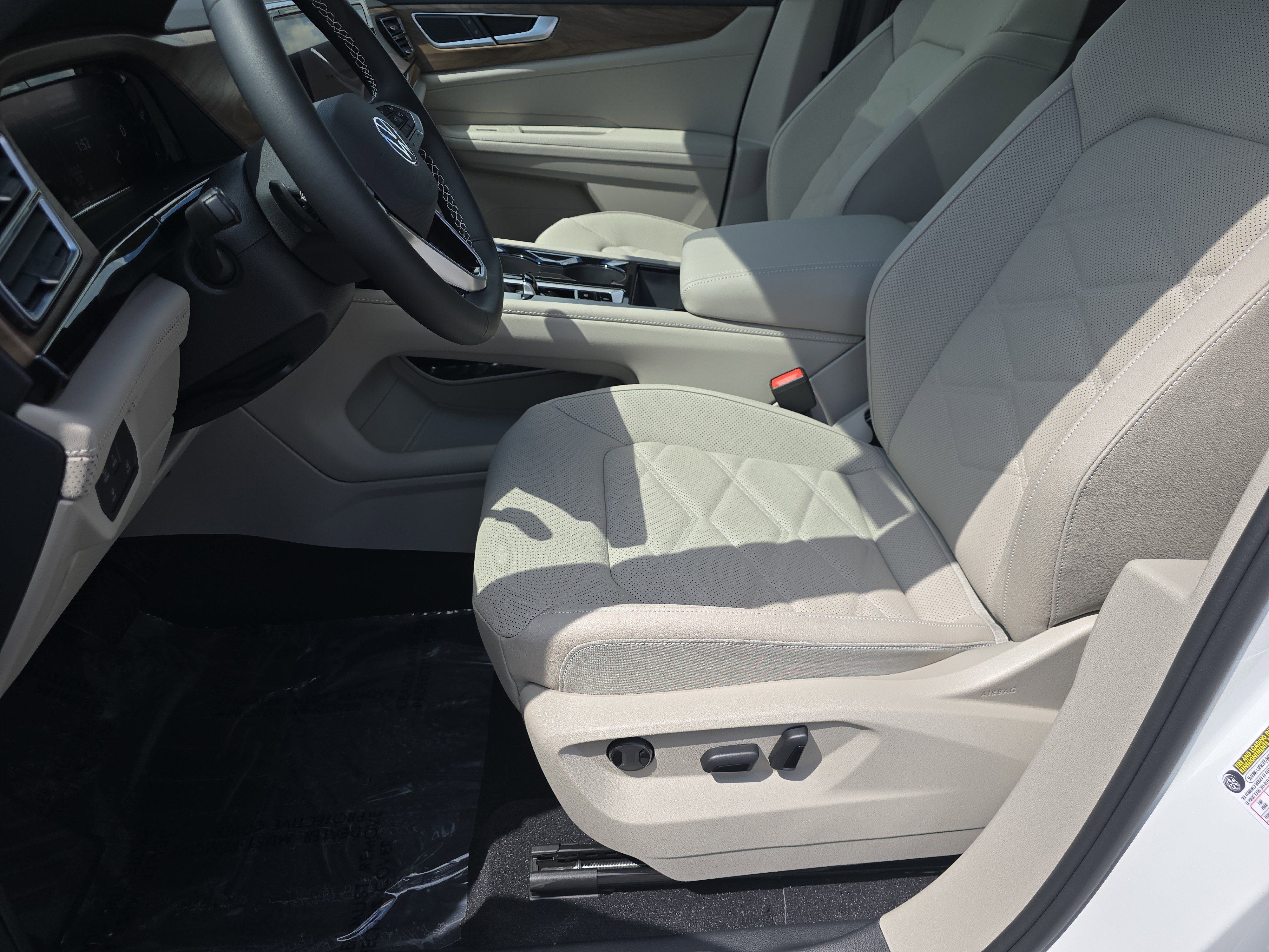 New 2026 Volkswagen Atlas SE image 16