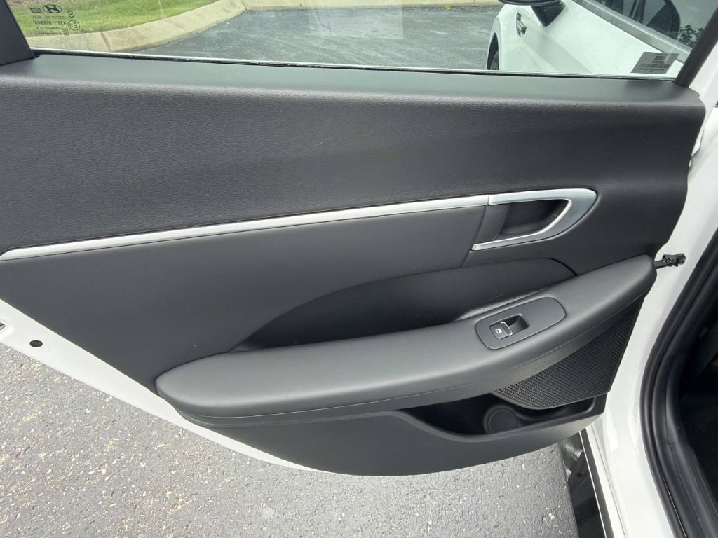 Used 2025 Hyundai Sonata SEL FWD image 13