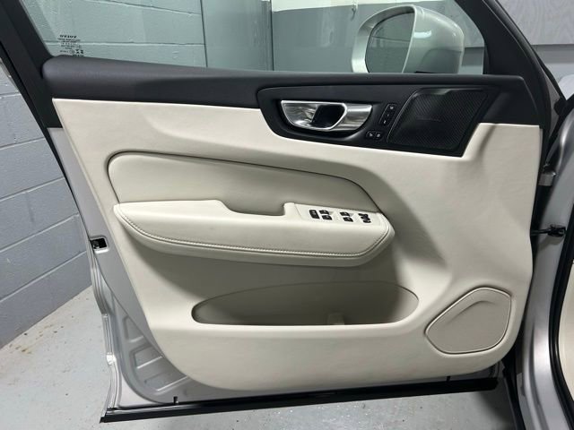 Used 2022 Volvo XC60 T8 Inscription w/ Advanced Package image 8