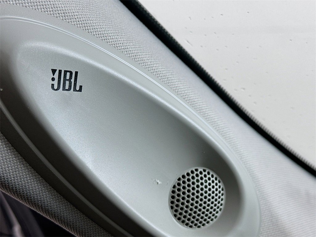 Used 2022 Toyota Highlander Limited image 19