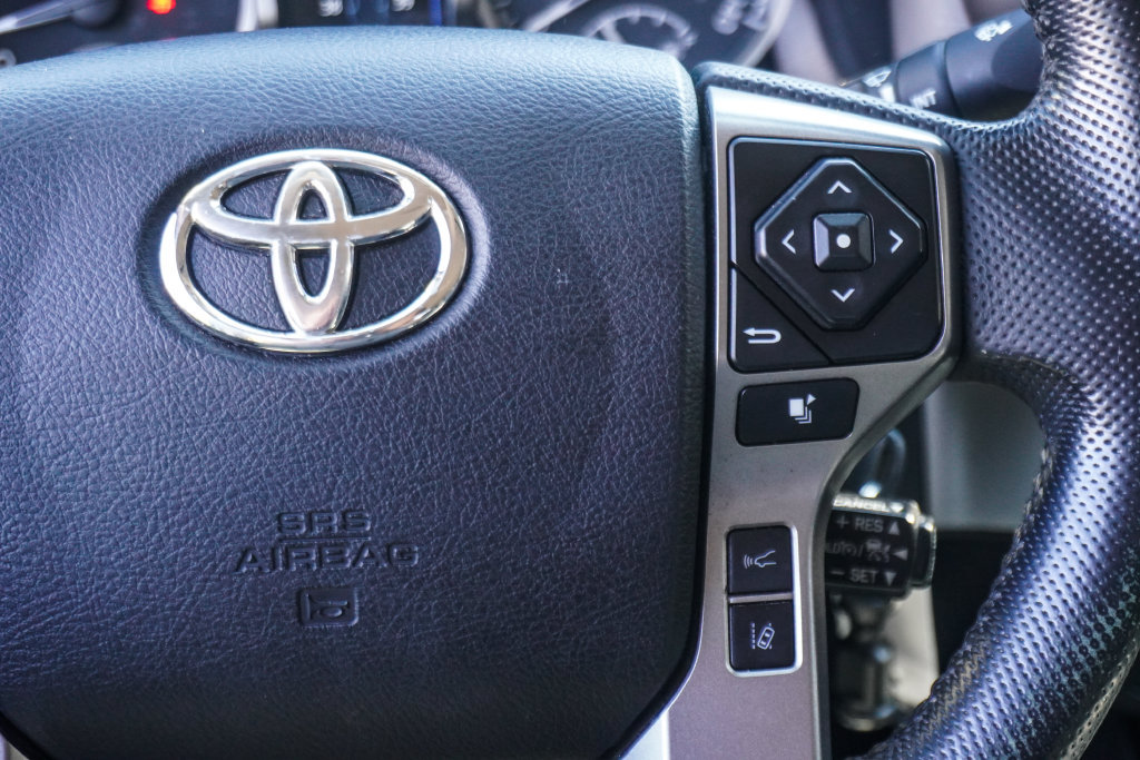 Used 2022 Toyota Tacoma SR5 w/ Technology Package RWD image 14