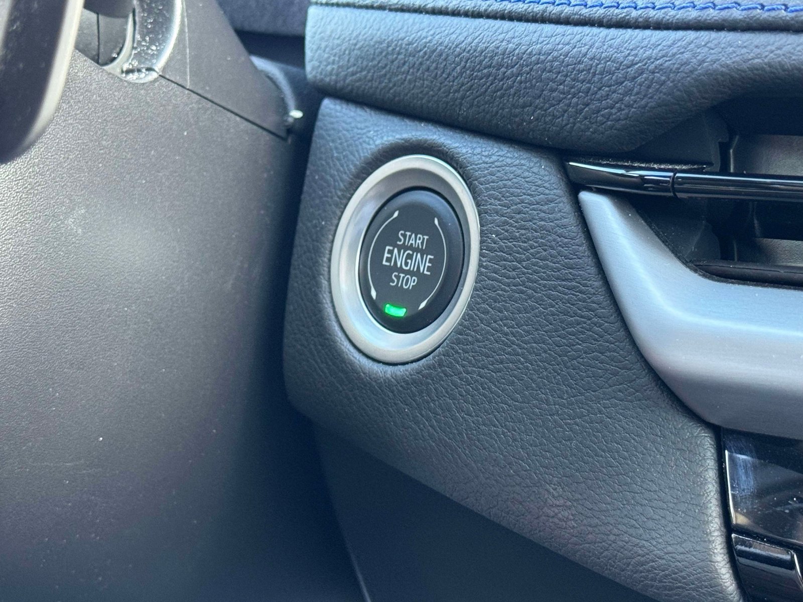 Certified 2025 Cadillac XT4 Sport AWD/4WD image 6