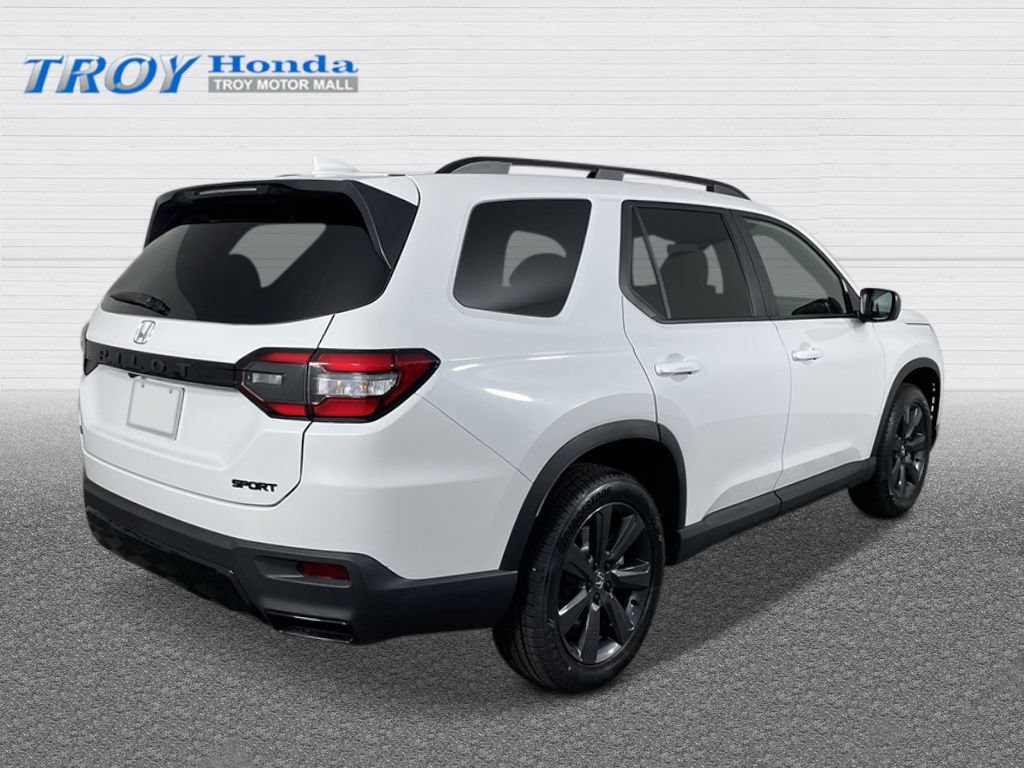 New 2026 Honda Pilot Sport image 5