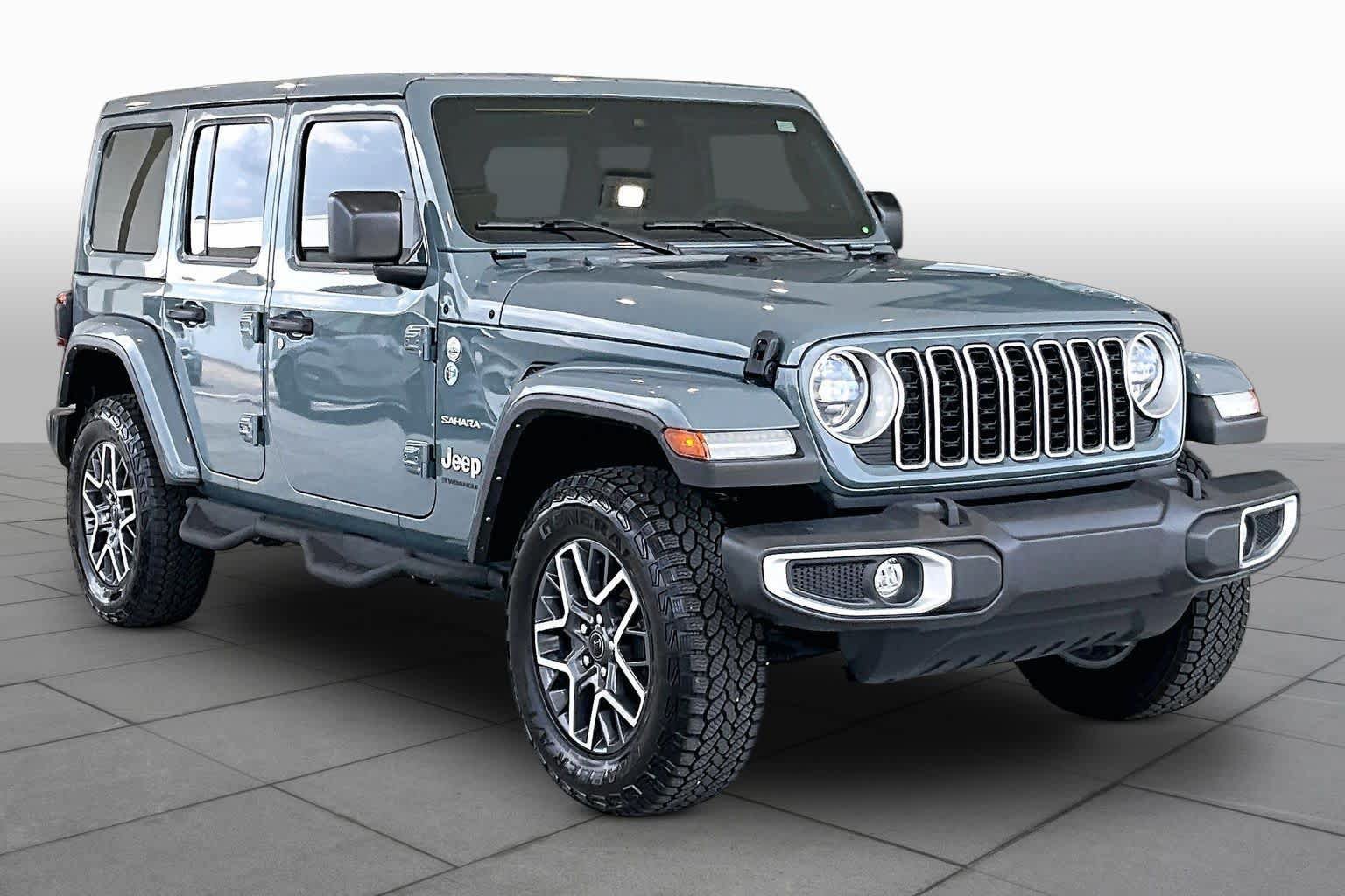 Used 2024 Jeep Wrangler Unlimited Sahara w/ Safety Group AWD/4WD image 2