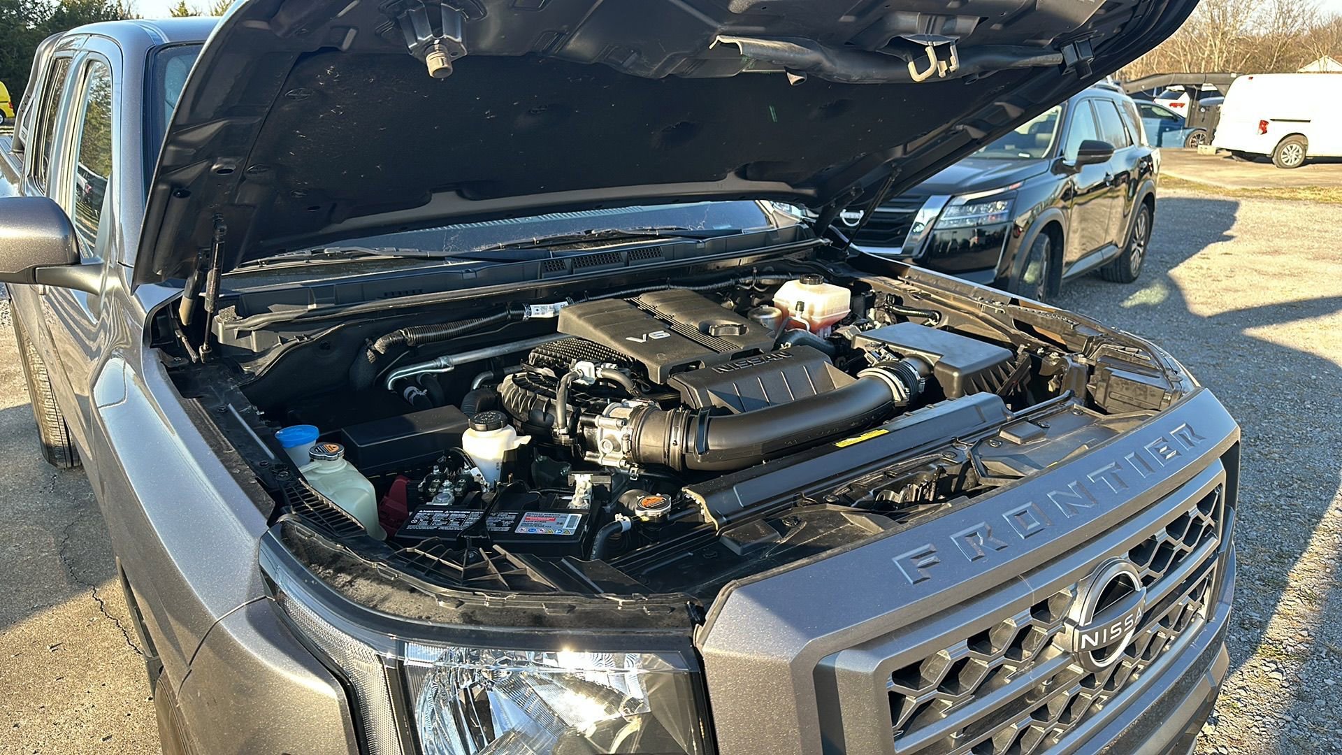 Used 2022 Nissan Frontier SV image 9
