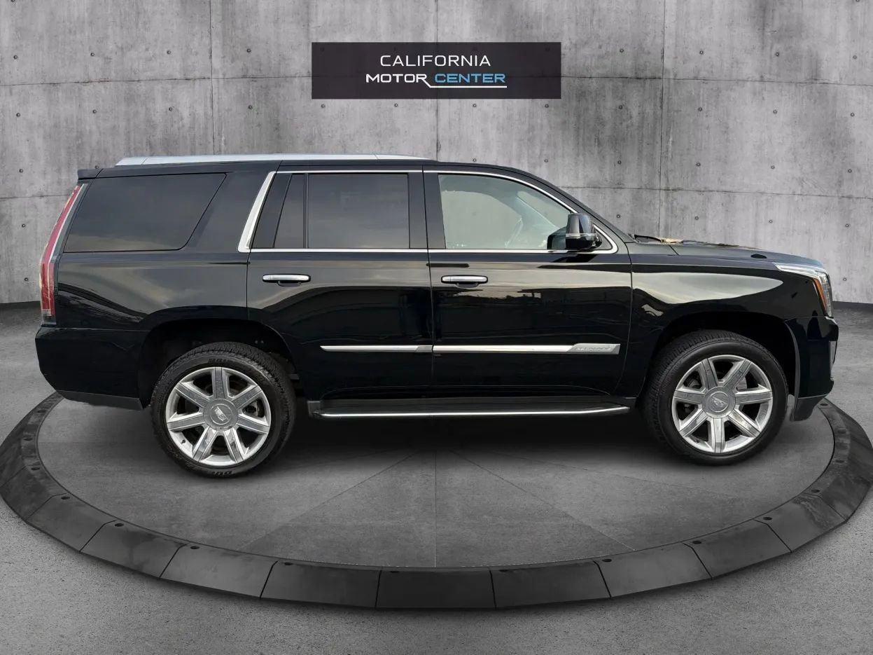 Used 2016 Cadillac Escalade Luxury image 4