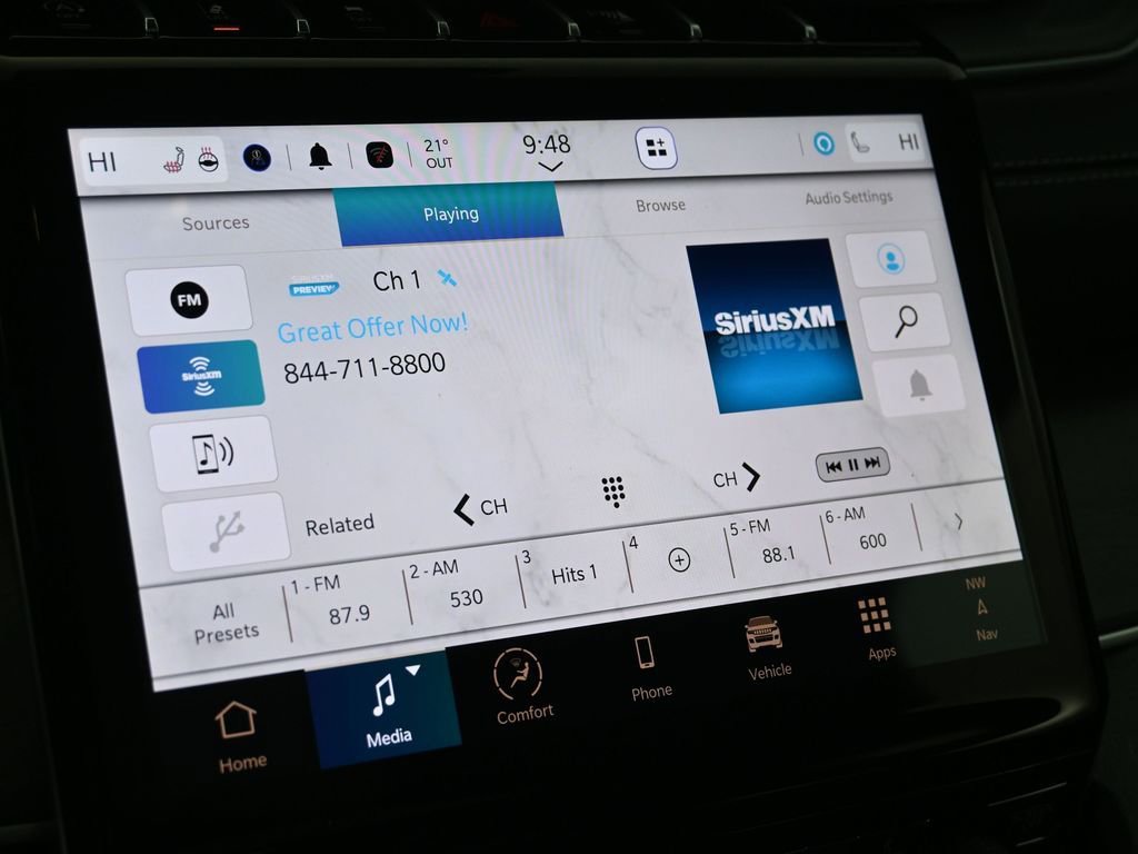 Used 2025 Jeep Grand Cherokee Limited w/ Luxury Tech Group II image 30