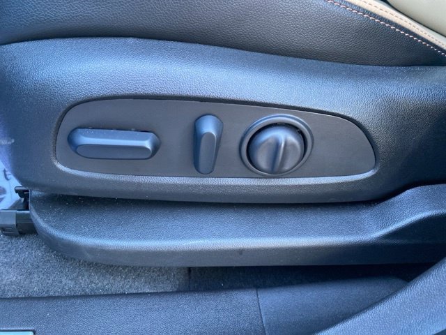 Used 2024 Chevrolet Equinox Premier FWD image 30