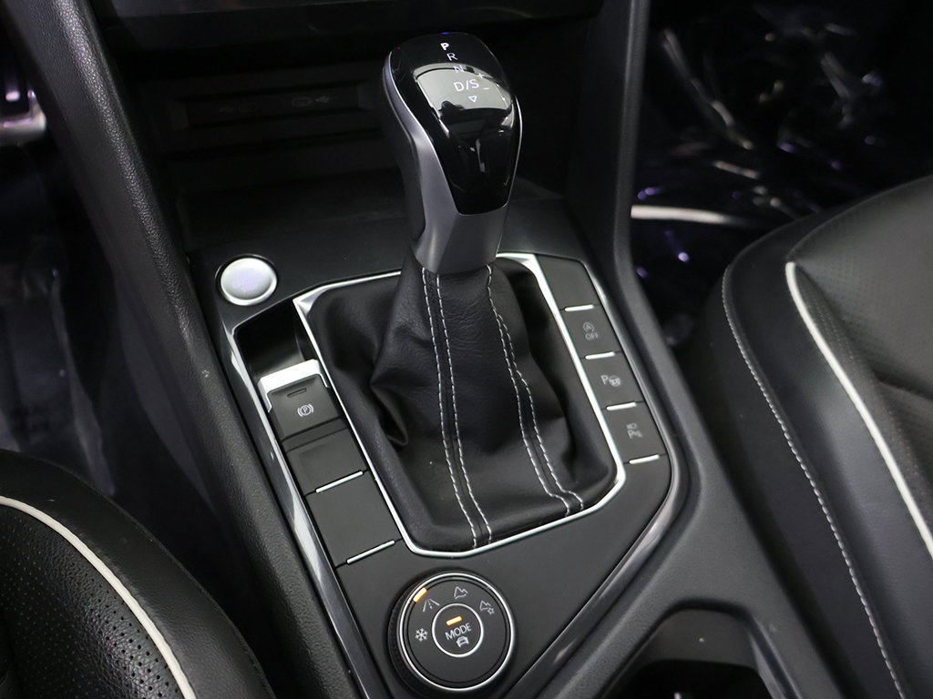 Used 2022 Volkswagen Tiguan SEL R-Line AWD/4WD image 52