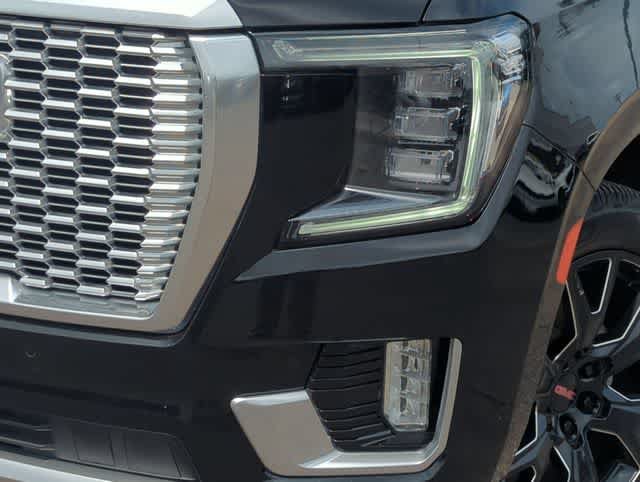 Used 2021 GMC Yukon XL Denali w/ Denali Premium Package AWD/4WD image 11