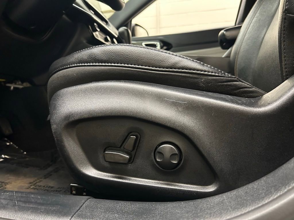 Used 2023 Jeep Compass Limited image 26