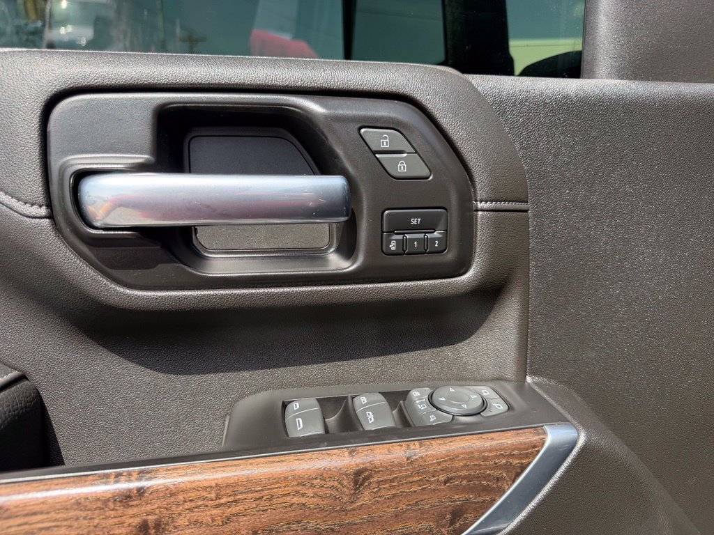 Used 2022 GMC Sierra 3500 Denali AWD/4WD image 25