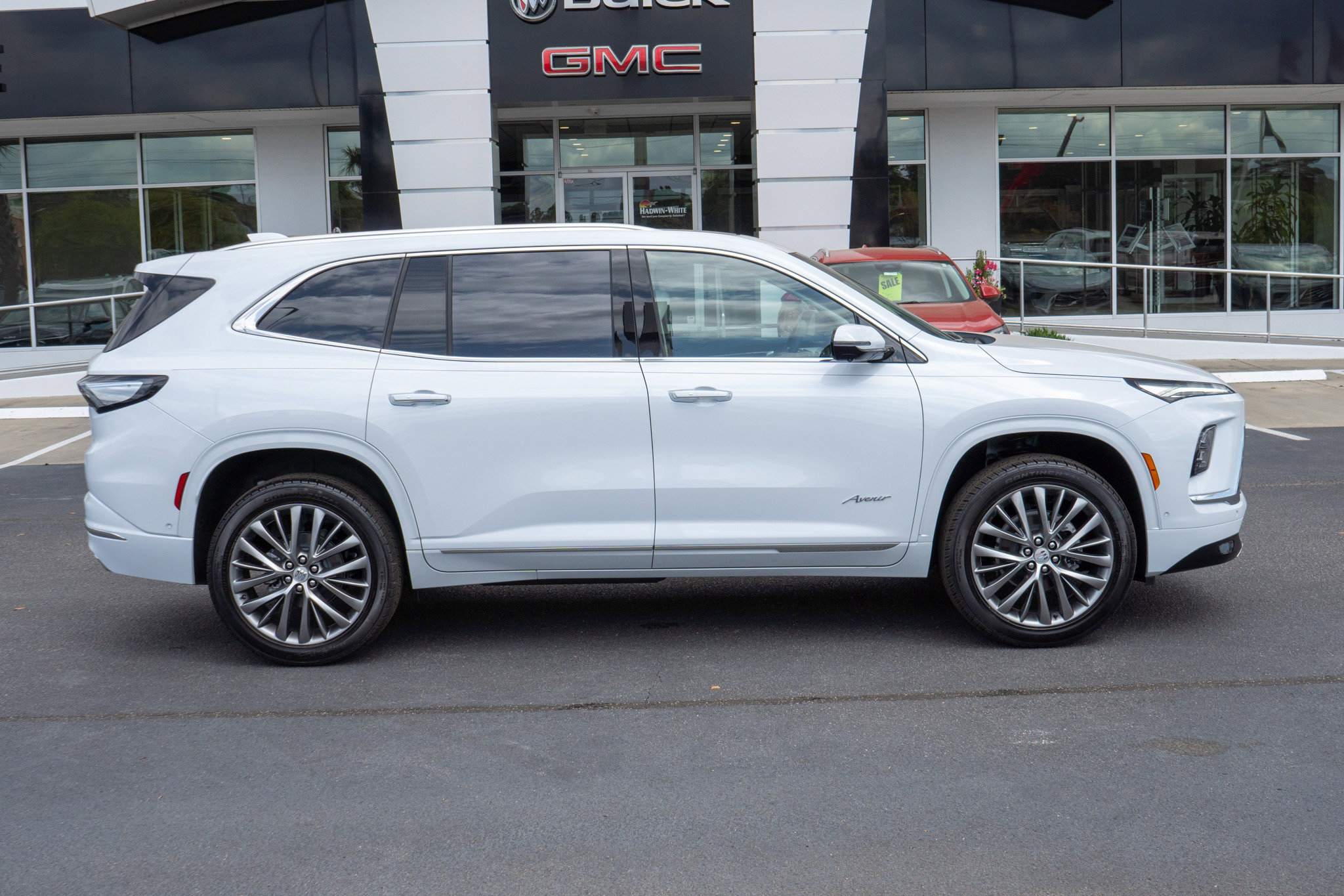 New 2026 Buick Enclave Avenir w/ Super Cruise Package image 2