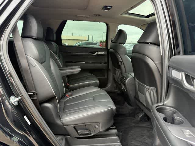 Used 2024 Hyundai Palisade Limited FWD image 20