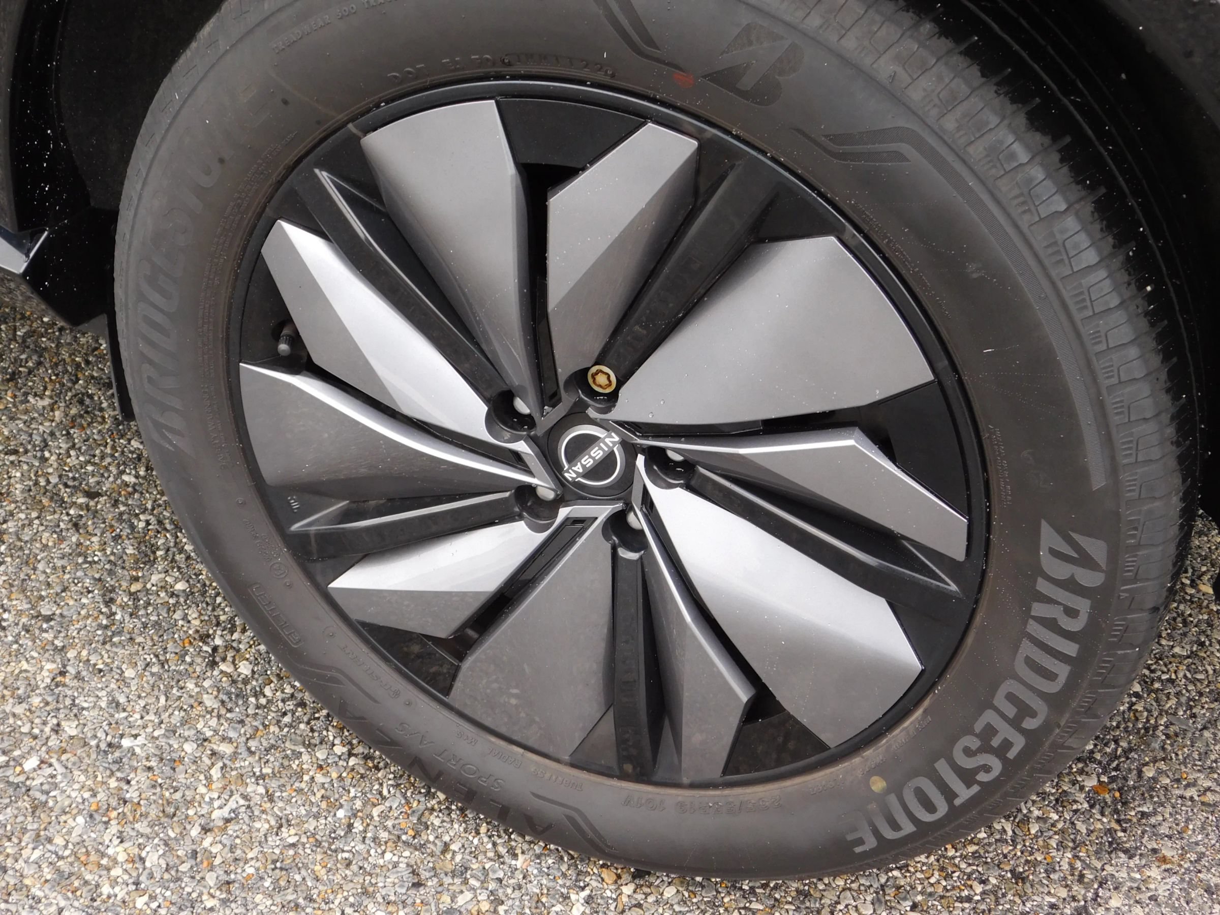 Used 2023 Nissan Ariya FWD image 10