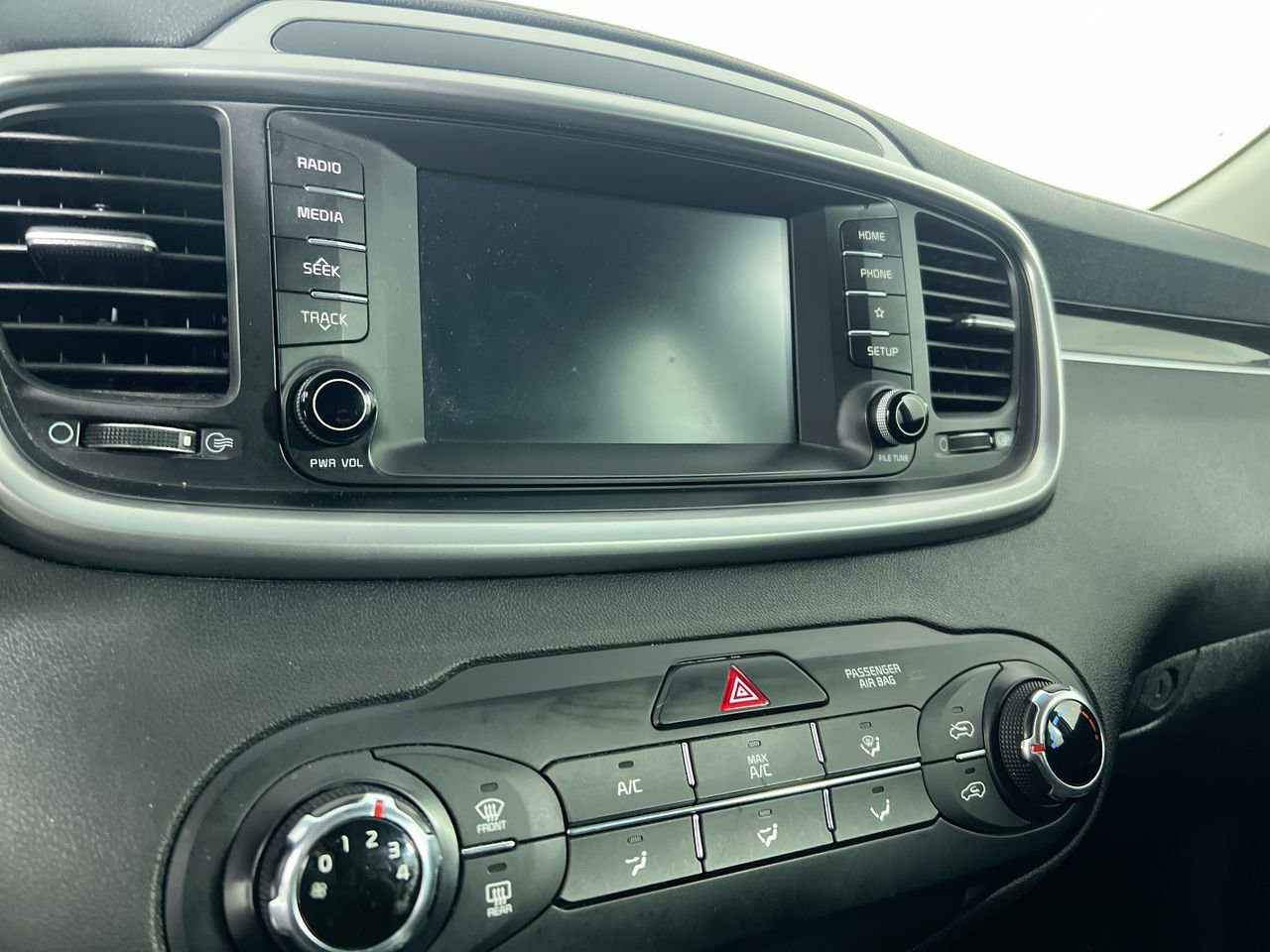 Used 2019 Kia Sorento FWD image 24