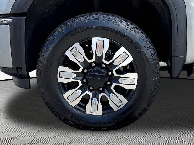 Used 2025 GMC Sierra 3500 Denali w/ Denali Reserve Package AWD/4WD image 36