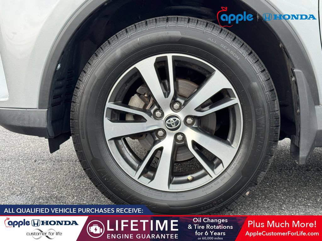 Used 2017 Toyota RAV4 XLE AWD/4WD image 6