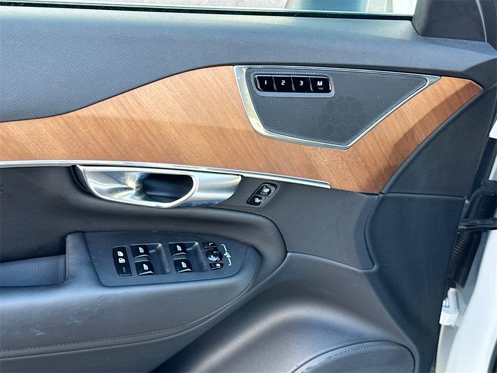 Used 2023 Volvo XC90 B5 Plus w/ Protection Package Premier image 19