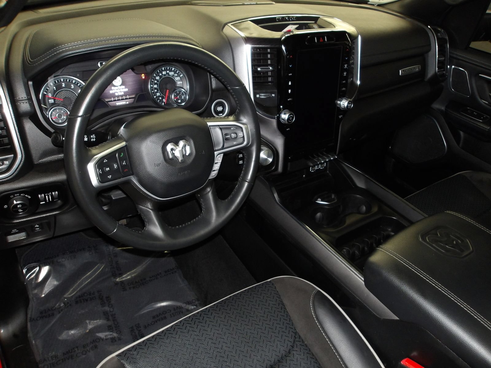Used 2024 RAM 1500 Laramie AWD/4WD image 9