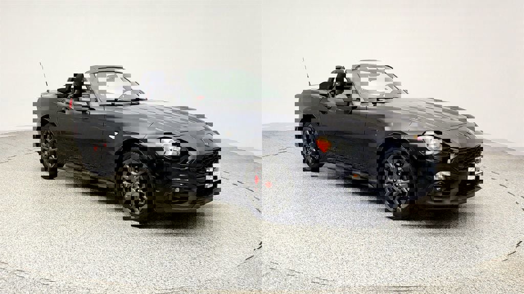 Used 2018 FIAT 124 Spider Abarth w/ Navigation & Sound Group image 3