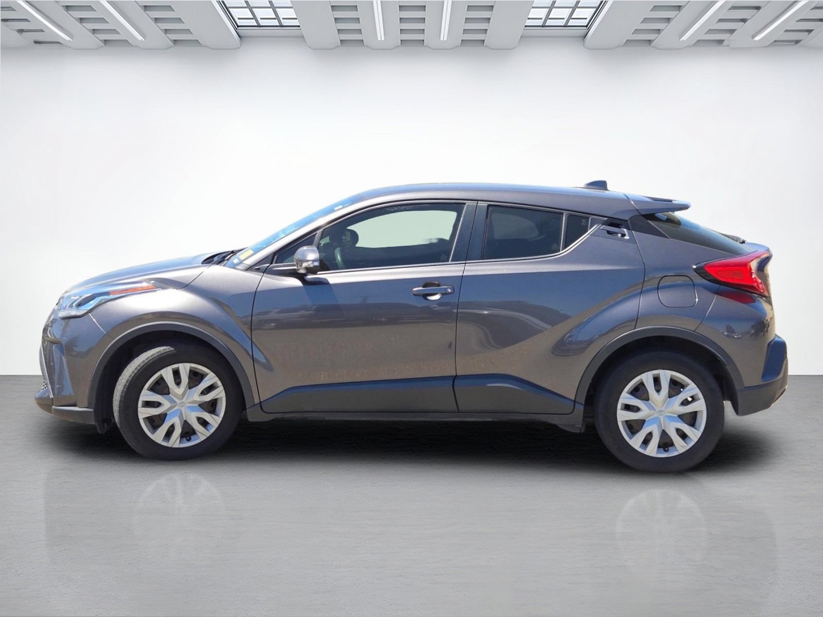 Used 2020 Toyota C-HR LE FWD image 15