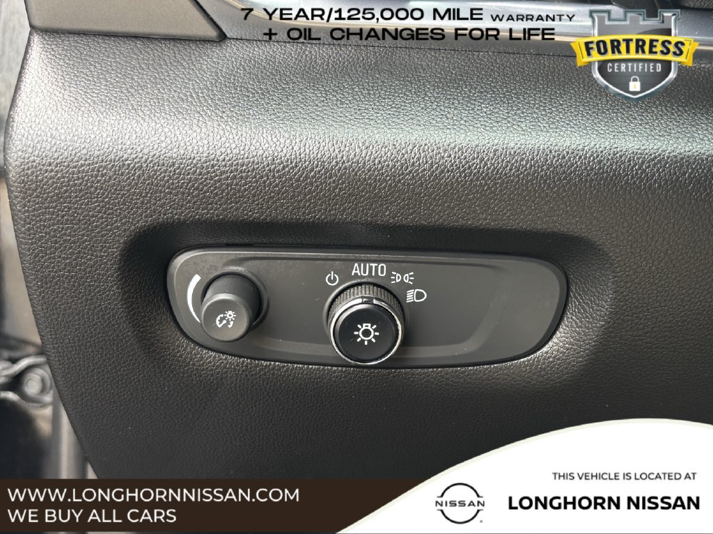 Used 2023 Chevrolet Traverse LT FWD image 21