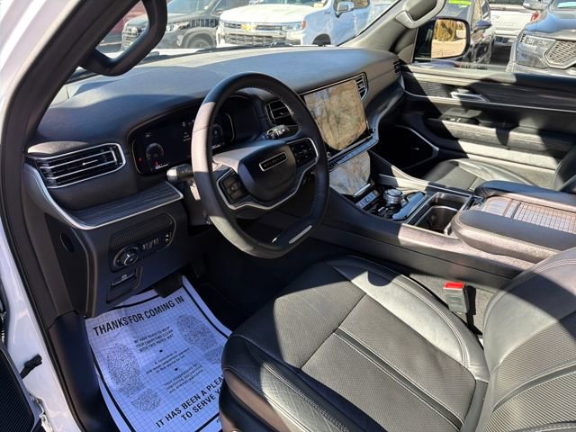 Used 2024 Jeep Wagoneer L Series II w/ Flexible Seating Group AWD/4WD image 14
