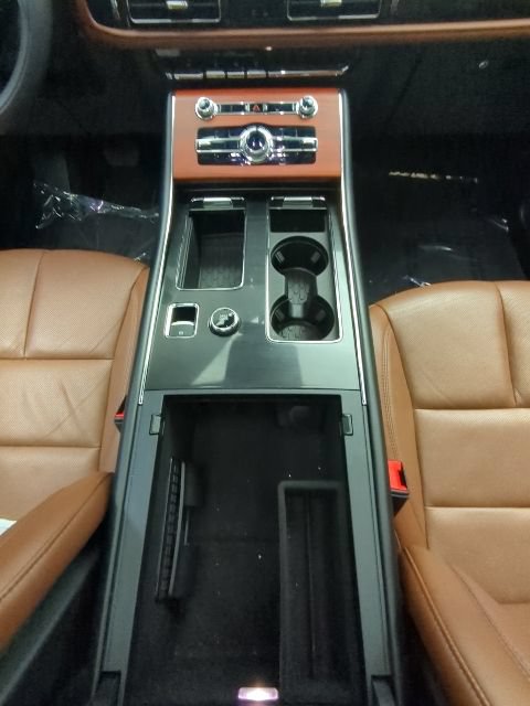 Used 2024 Lincoln Aviator Reserve w/ Equipment Group 201A AWD/4WD image 26