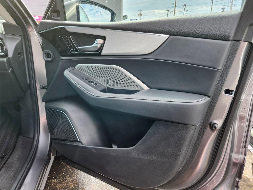 Used 2024 Acura MDX SH-AWD w/ Technology Package image 15