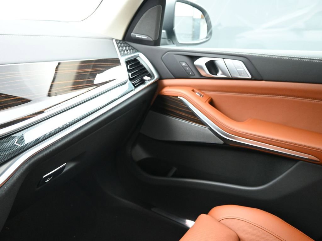New 2026 BMW X7 xDrive40i AWD/4WD image 18