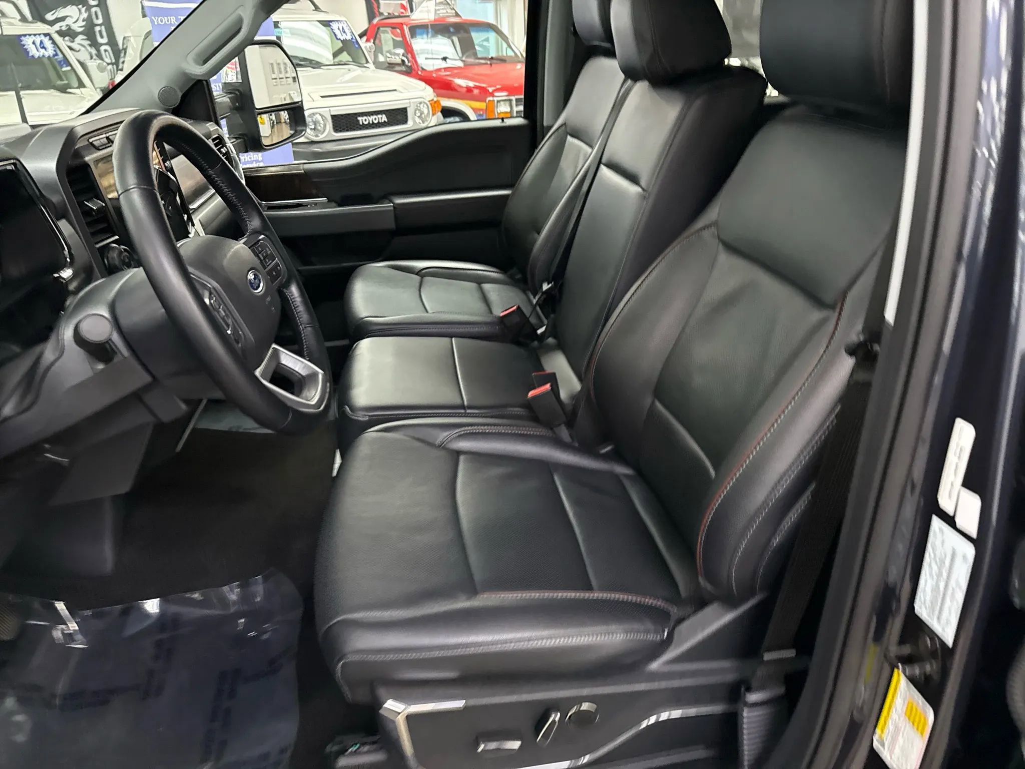 Used 2021 Ford F150 Lariat w/ Trailer Tow Package image 15