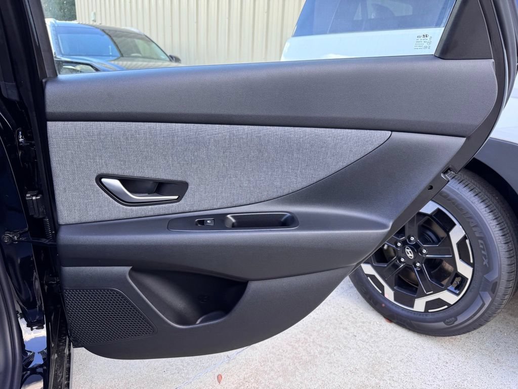 New 2026 Hyundai Elantra Limited FWD image 21