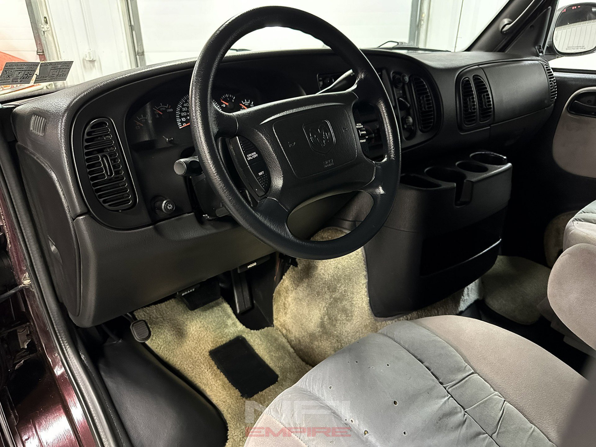 Used 2002 Dodge B1500 image 23