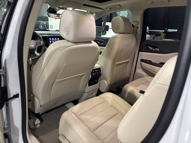 Used 2023 GMC Acadia Denali w/ Denali Ultimate Package AWD/4WD image 31