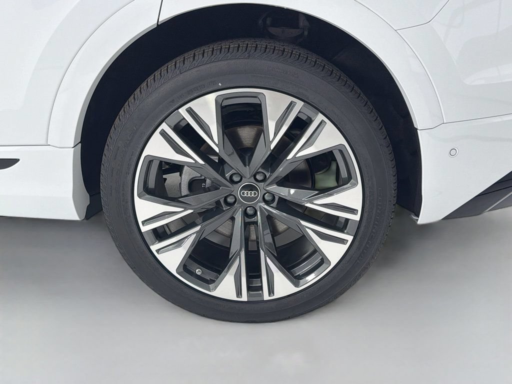 New 2026 Audi Q8 Premium Plus AWD/4WD image 33